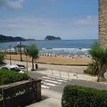 Playa 招待所 *